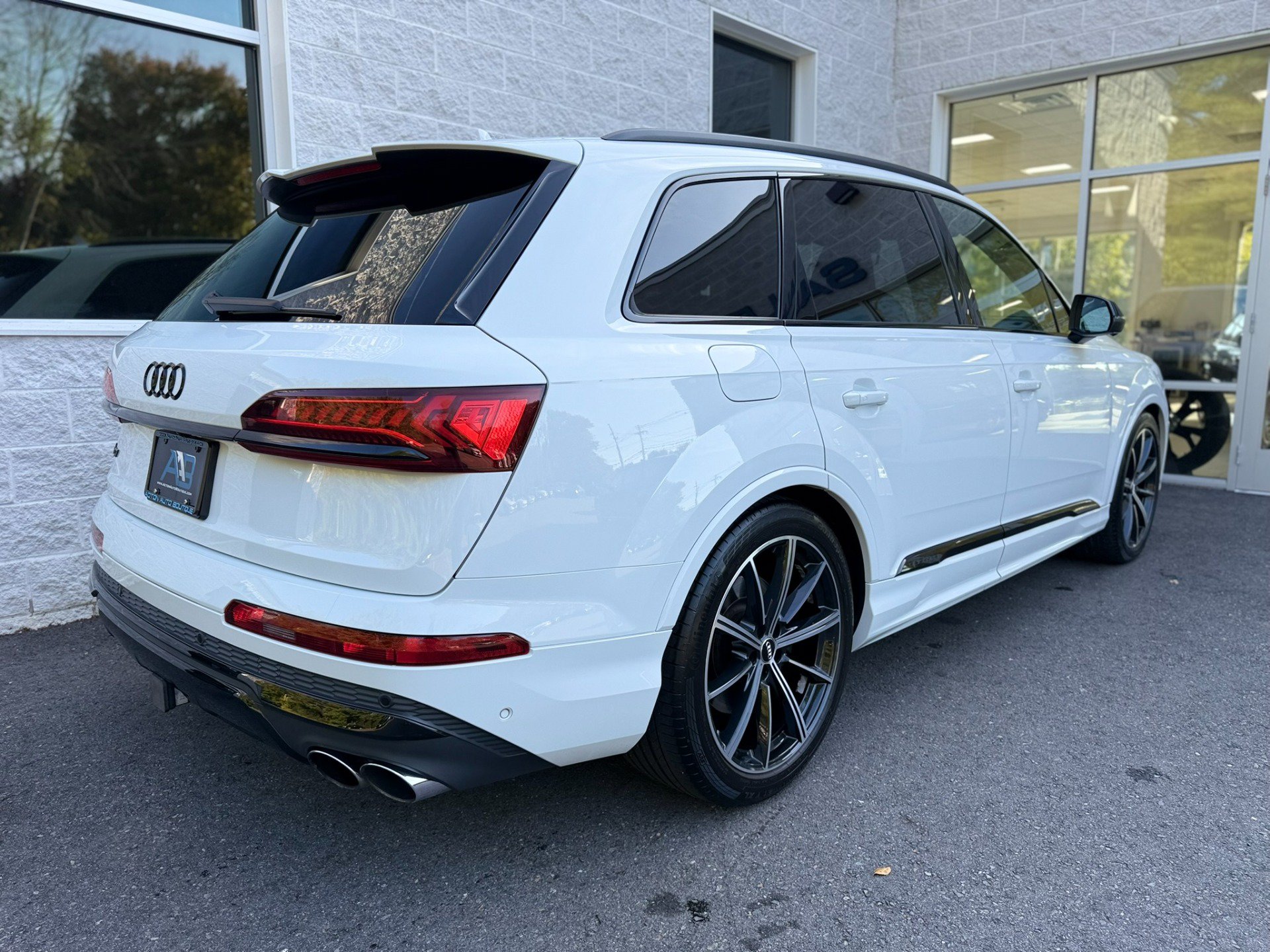 Used 2020 Audi SQ7 Prestige w/ Prestige Package AWD/4WD image 29