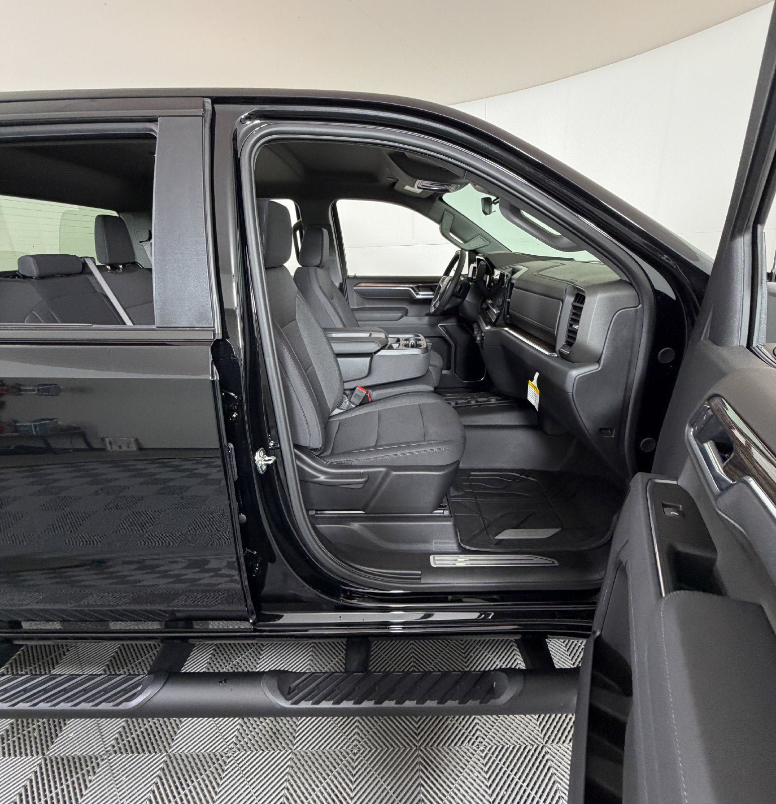 New 2026 Chevrolet Silverado 1500 RST w/ RST Select Package AWD/4WD image 6