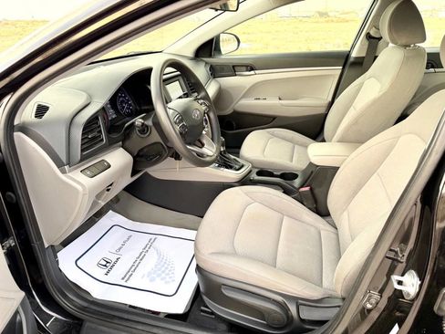 Used 2019 Hyundai Elantra SE image 10