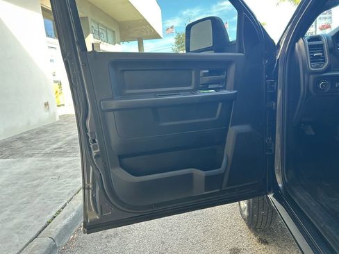 Used 2025 RAM 3500 Tradesman w/ Chrome Appearance Group image 31