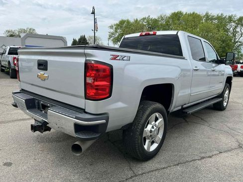 Used 2019 Chevrolet Silverado 2500 LT w/ LT Convenience Package AWD/4WD image 6