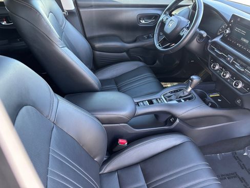 Used 2023 Honda HR-V EX-L image 13