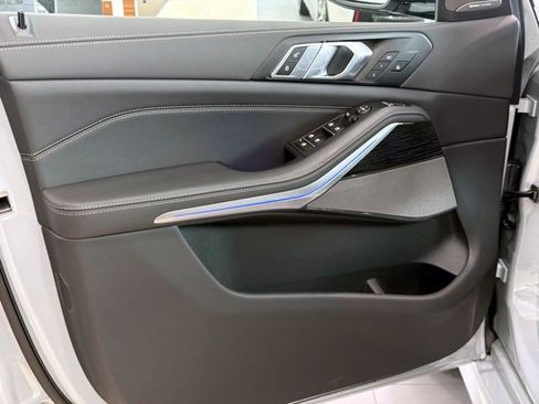 Used 2026 BMW X5 xDrive40i w/ M Sport Package image 15