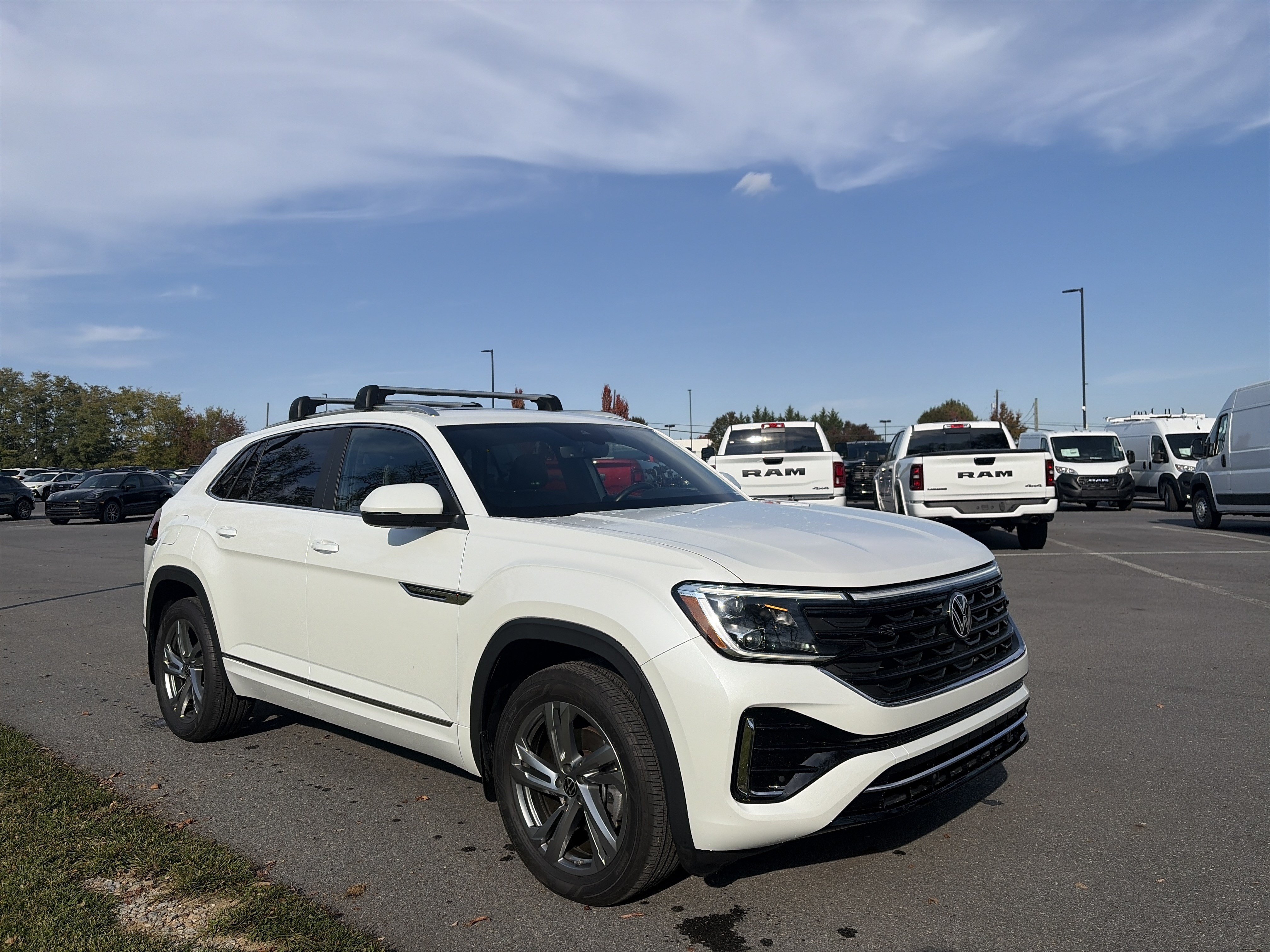 Certified 2024 Volkswagen Atlas Cross Sport SEL R-Line AWD/4WD image 3