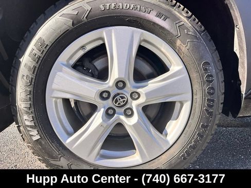 Used 2020 Toyota Highlander LE AWD/4WD image 7