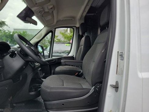 Used 2025 RAM ProMaster 2500 w/ U-Haul Equipment Group FWD image 17