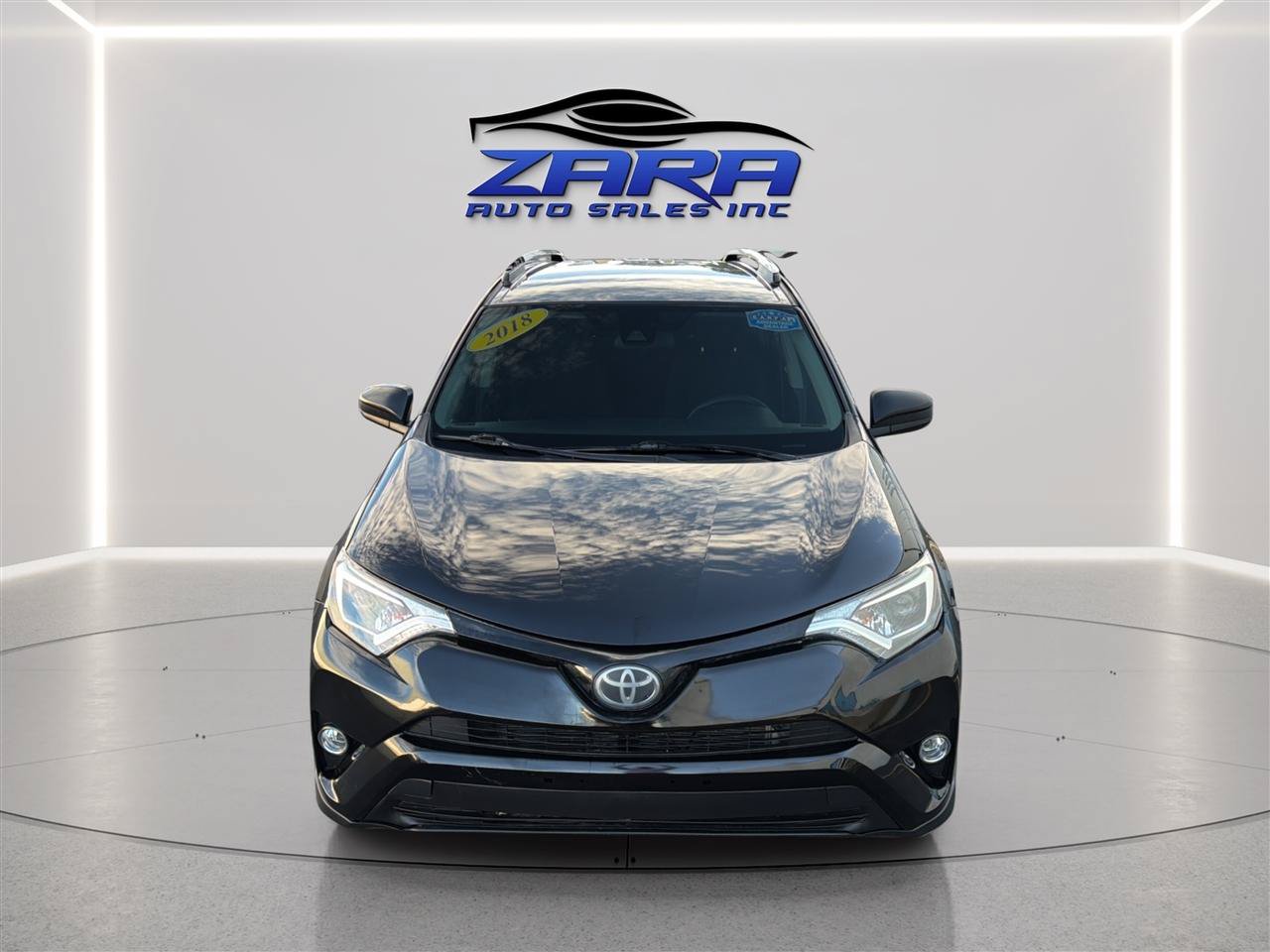 Used 2018 Toyota RAV4 LE w/ All Weather Liner Package AWD/4WD image 10