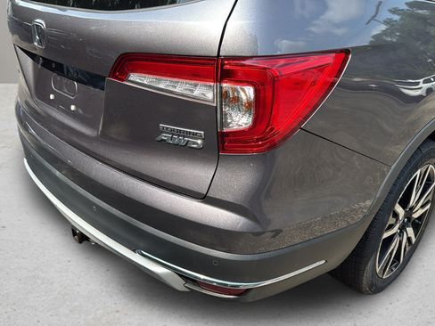 Used 2022 Honda Pilot Touring image 11