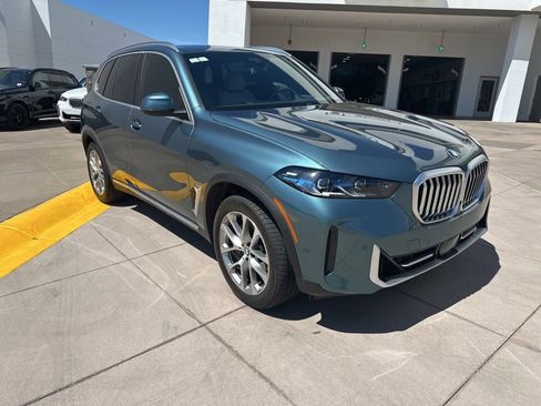Used 2024 BMW X5 xDrive40i w/ Premium Package image 2