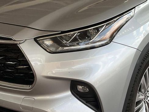 Used 2022 Toyota Highlander Platinum image 10