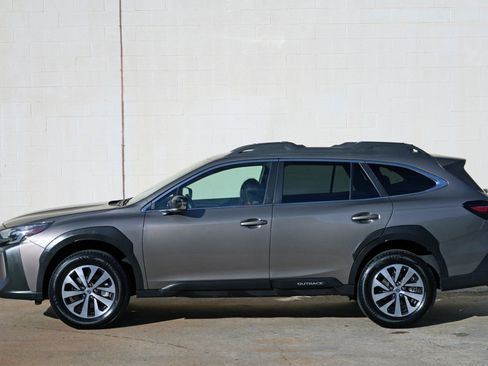 Used 2024 Subaru Outback Premium AWD/4WD image 47