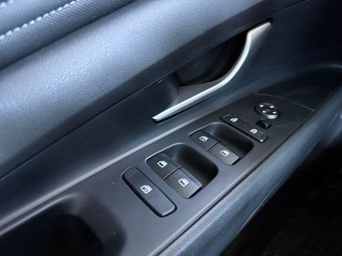 Used 2023 Hyundai Elantra Limited FWD image 20