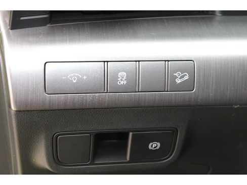 Certified 2025 Hyundai Kona SEL image 17