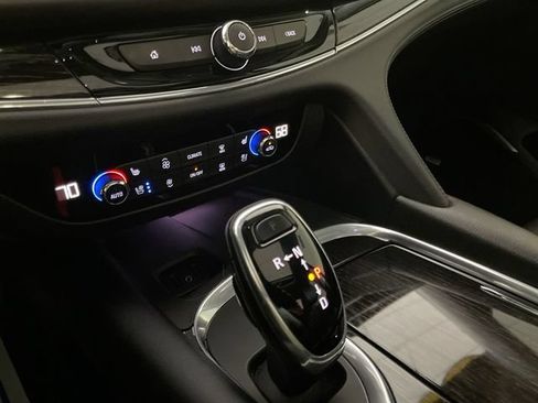 Used 2019 Buick Enclave Avenir w/ Avenir Technology Package FWD image 24