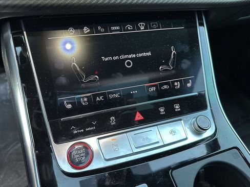 Used 2024 Audi RS Q8 AWD/4WD image 32