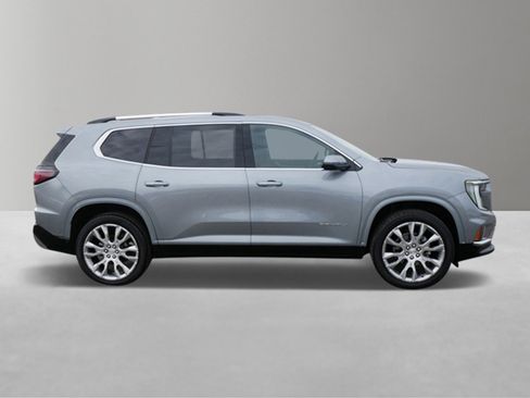 Used 2024 GMC Acadia Denali w/ Super Cruise Package image 5