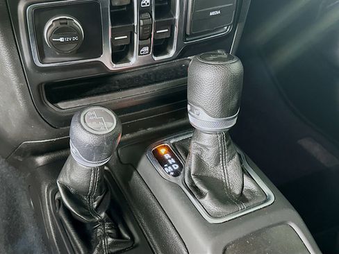 Used 2022 Jeep Wrangler Sport S image 23