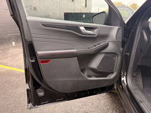 Used 2025 Ford Escape ST-Line Select AWD/4WD image 20