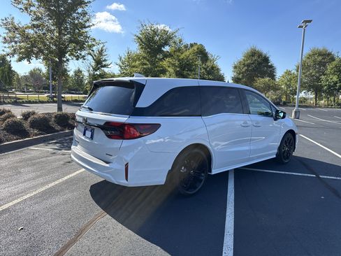 New 2026 Honda Odyssey Sport-L image 9