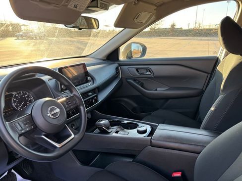 Used 2024 Nissan Rogue S image 18