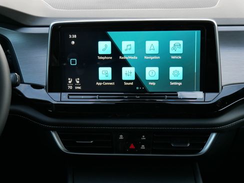 New 2026 Volkswagen Atlas Cross Sport SE image 8