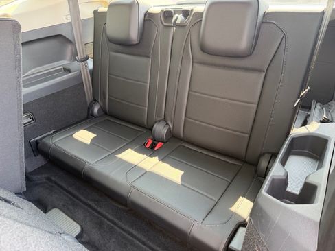 Used 2019 Volkswagen Tiguan SEL FWD image 15