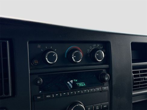 Used 2022 Chevrolet Express 2500 w/ Driver Convenience Package image 15