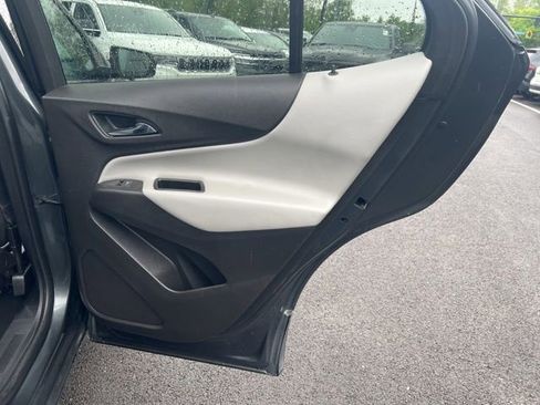 Used 2019 Chevrolet Equinox LS FWD image 24