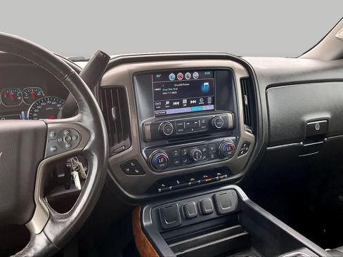 Used 2018 Chevrolet Silverado 1500 High Country AWD/4WD image 7