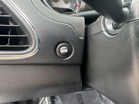 Used 2014 Chrysler 200 LX image 16