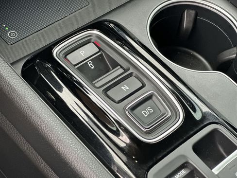 Used 2025 Honda Pilot Touring image 21