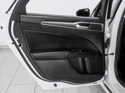 Used 2020 Ford Fusion SEL FWD image 46