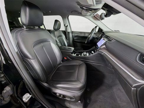 Used 2023 Jeep Grand Cherokee L Limited w/ Trailer Tow Group (B) image 29