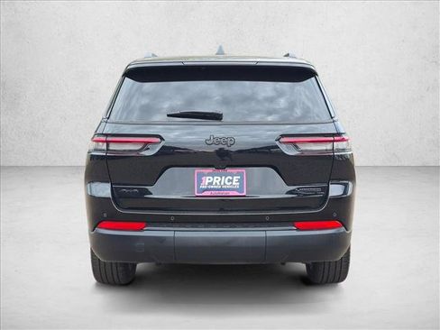 Used 2024 Jeep Grand Cherokee L Limited w/ Black Appearance Package AWD/4WD image 6