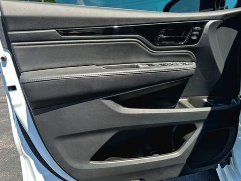 Used 2023 Honda Odyssey Elite image 14