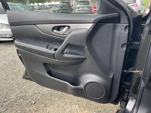 Used 2015 Nissan Rogue S AWD/4WD image 22