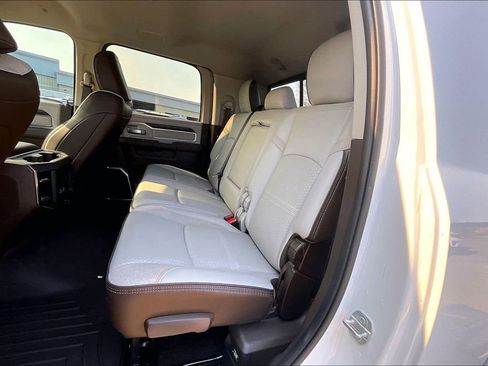Used 2025 RAM 2500 Laramie AWD/4WD image 24