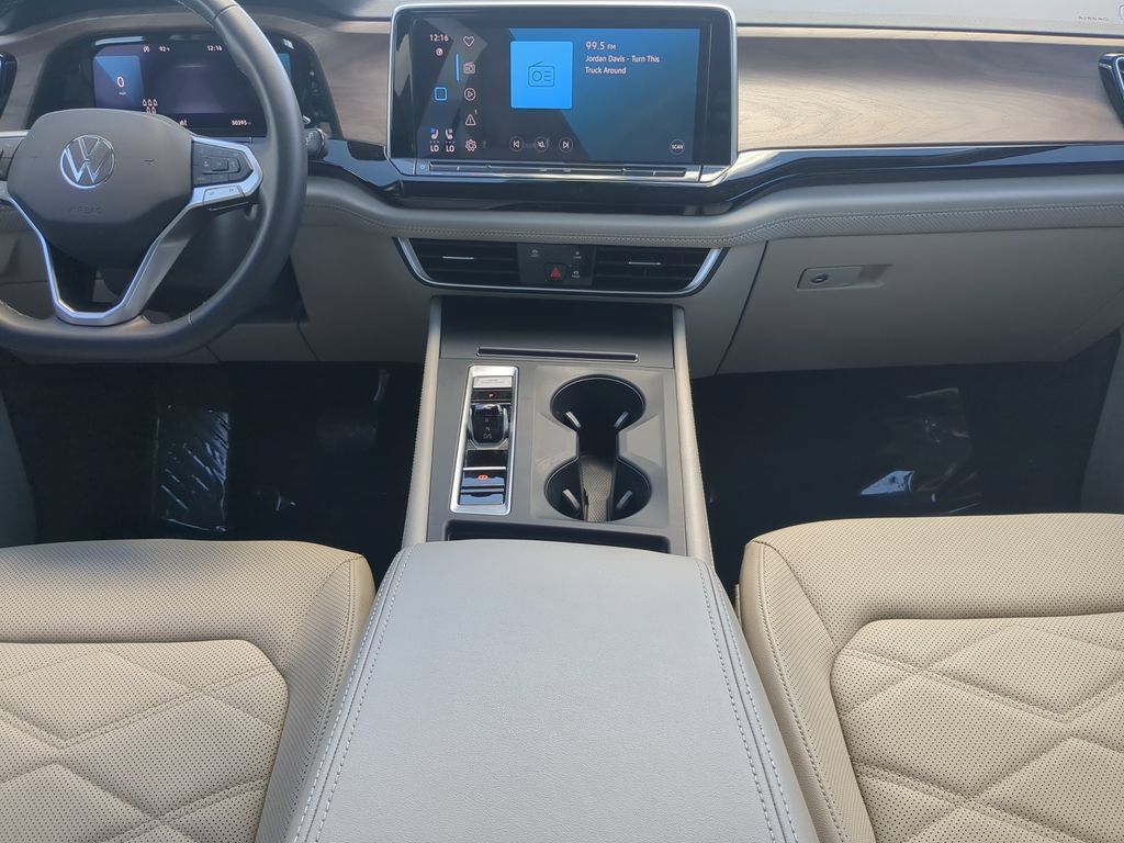Certified 2024 Volkswagen Atlas SE FWD image 14
