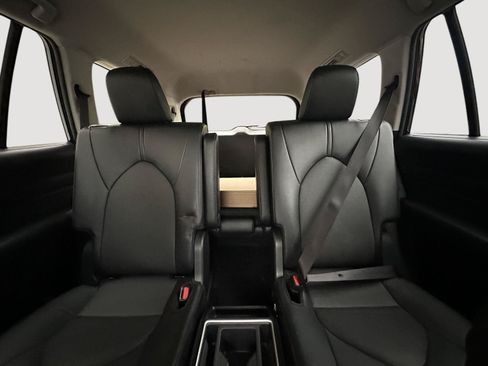 Certified 2025 Toyota Grand Highlander FWD image 60