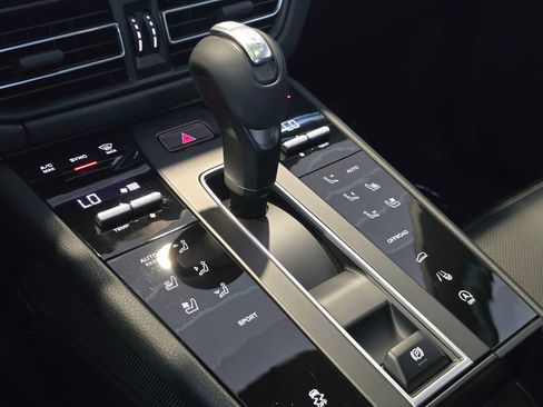 New 2026 Porsche Macan AWD/4WD image 29