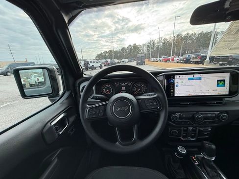 New 2026 Jeep Gladiator Sport AWD/4WD image 15