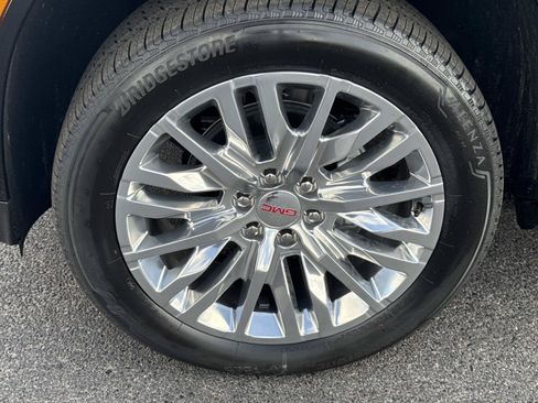 New 2026 GMC Yukon Denali w/ Denali Reserve Package AWD/4WD image 10