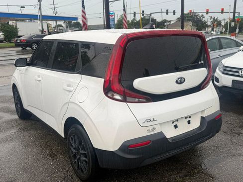 Used 2021 Kia Soul LX FWD image 6