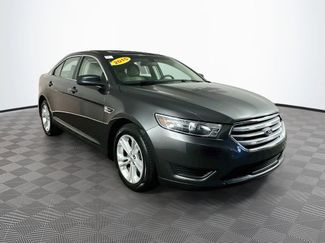 Used 2015 Ford Taurus SE FWD video 3