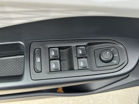 Used 2024 Volkswagen Taos S FWD image 15