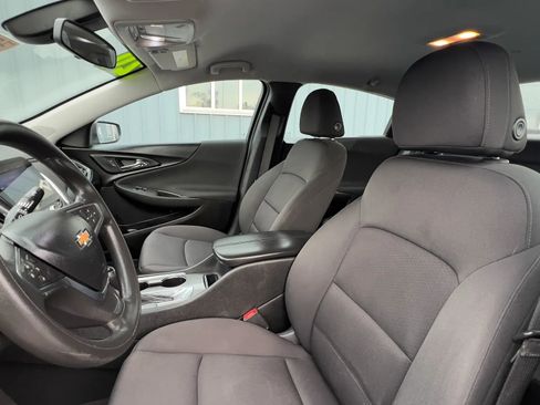 Used 2020 Chevrolet Malibu LT FWD image 16