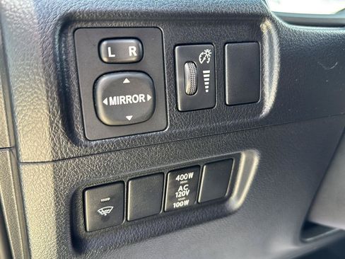 Used 2019 Toyota 4Runner TRD Off-Road Premium AWD/4WD image 17