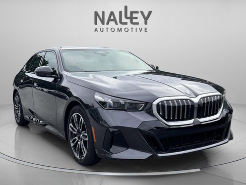 Used 2025 BMW 530i xDrive w/ M Sport Package image 5