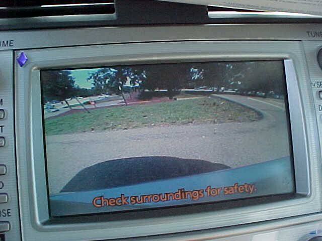 Used 2011 Toyota Camry XLE w/ SE/XLE Extra-Value Pkg FWD image 3