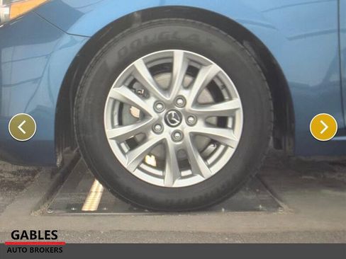 Used 2018 MAZDA MAZDA3 Sport w/ Preferred Equipment Package FWD image 12